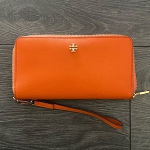 Tori Burch wallet